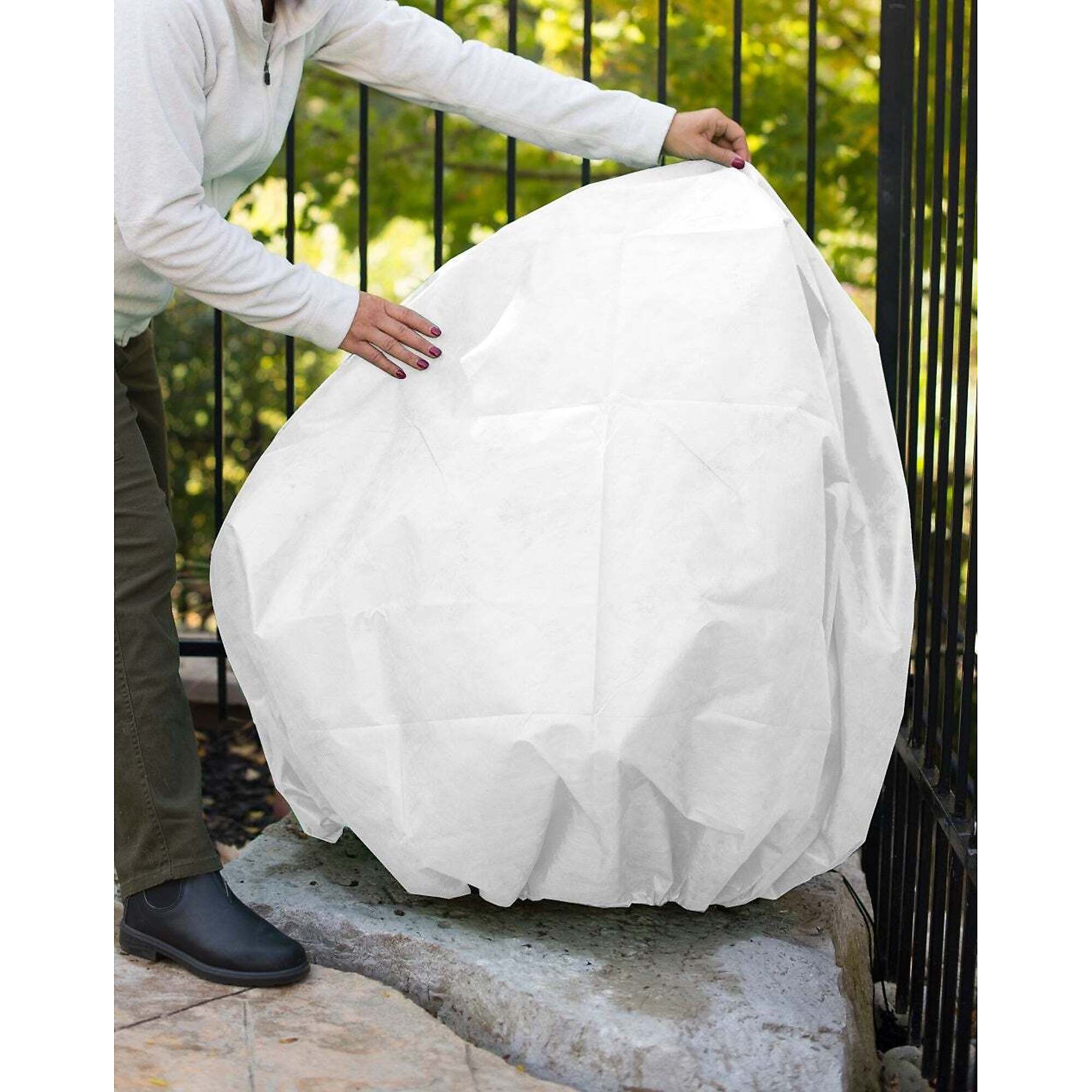 NuVue Plant Winter Wrapz - 8ft. Diameter, White, Fabric, Model# 24170